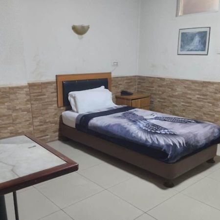 Amman Palace Hotel Bagian luar foto